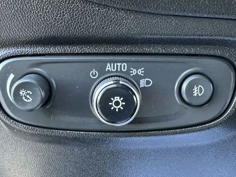 Used 2020 Chevrolet Equinox LT w/ Driver Convenience Package image 44