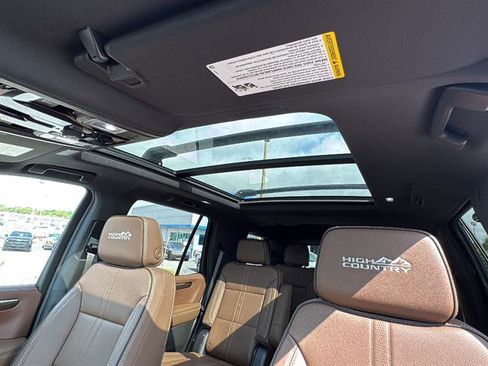 New 2026 Chevrolet Tahoe High Country AWD/4WD image 32