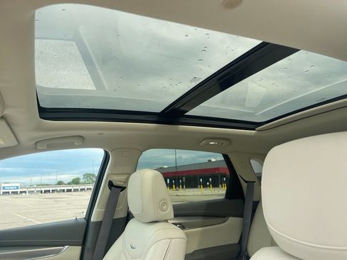 Used 2022 Cadillac XT5 Premium Luxury w/ Technology Package AWD/4WD image 20