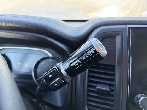 Used 2023 Nissan Titan SV w/ Accessory Utility Package image 16