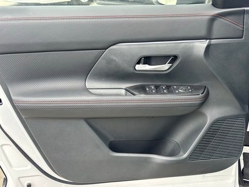 New 2025 Nissan Kicks SR w/ SR Premium Package image 6