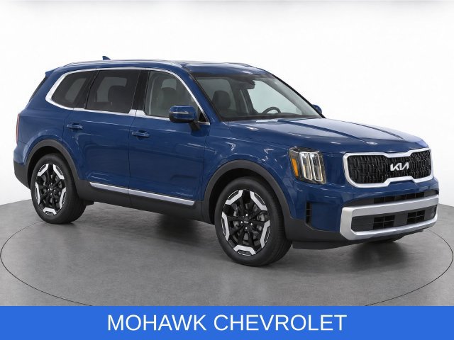 Used 2024 Kia Telluride EX w/ EX Captain's Chair Package FWD image 2