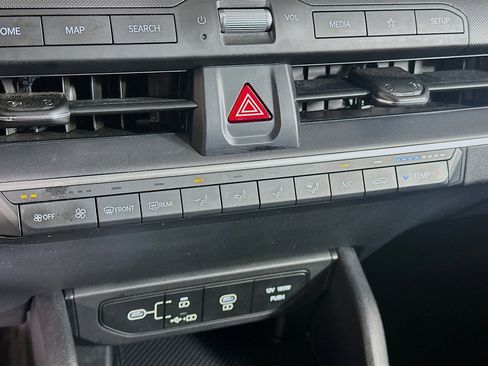 Used 2025 Kia K4 LXS image 23