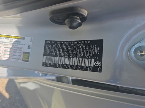Used 2021 Toyota Corolla LE FWD image 25