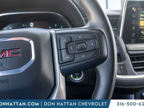 Used 2024 GMC Yukon XL SLT AWD/4WD image 12