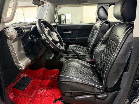 Used 2007 Toyota FJ Cruiser 4WD image 12