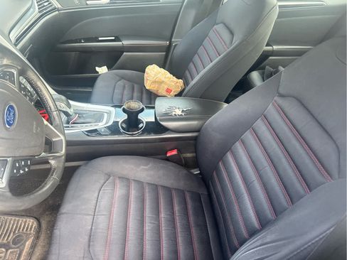 Used 2016 Ford Fusion SE FWD image 9