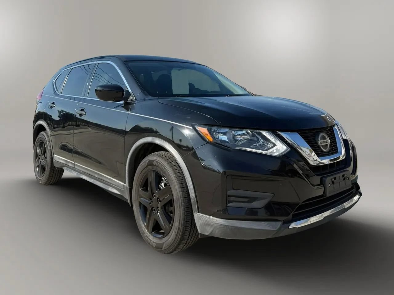 Used 2018 Nissan Rogue S FWD image 1