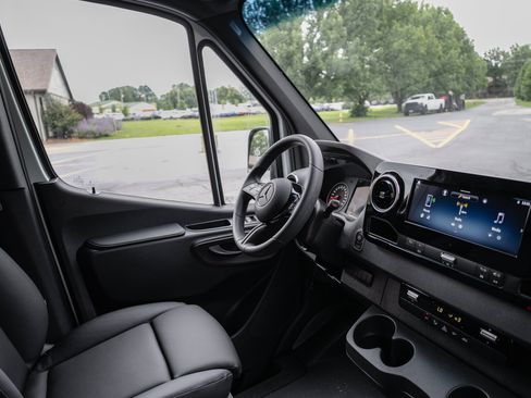 New 2026 Mercedes-Benz Sprinter 2500 image 23