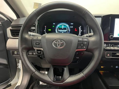 Used 2025 Toyota Camry LE w/ Convenience Package FWD image 6
