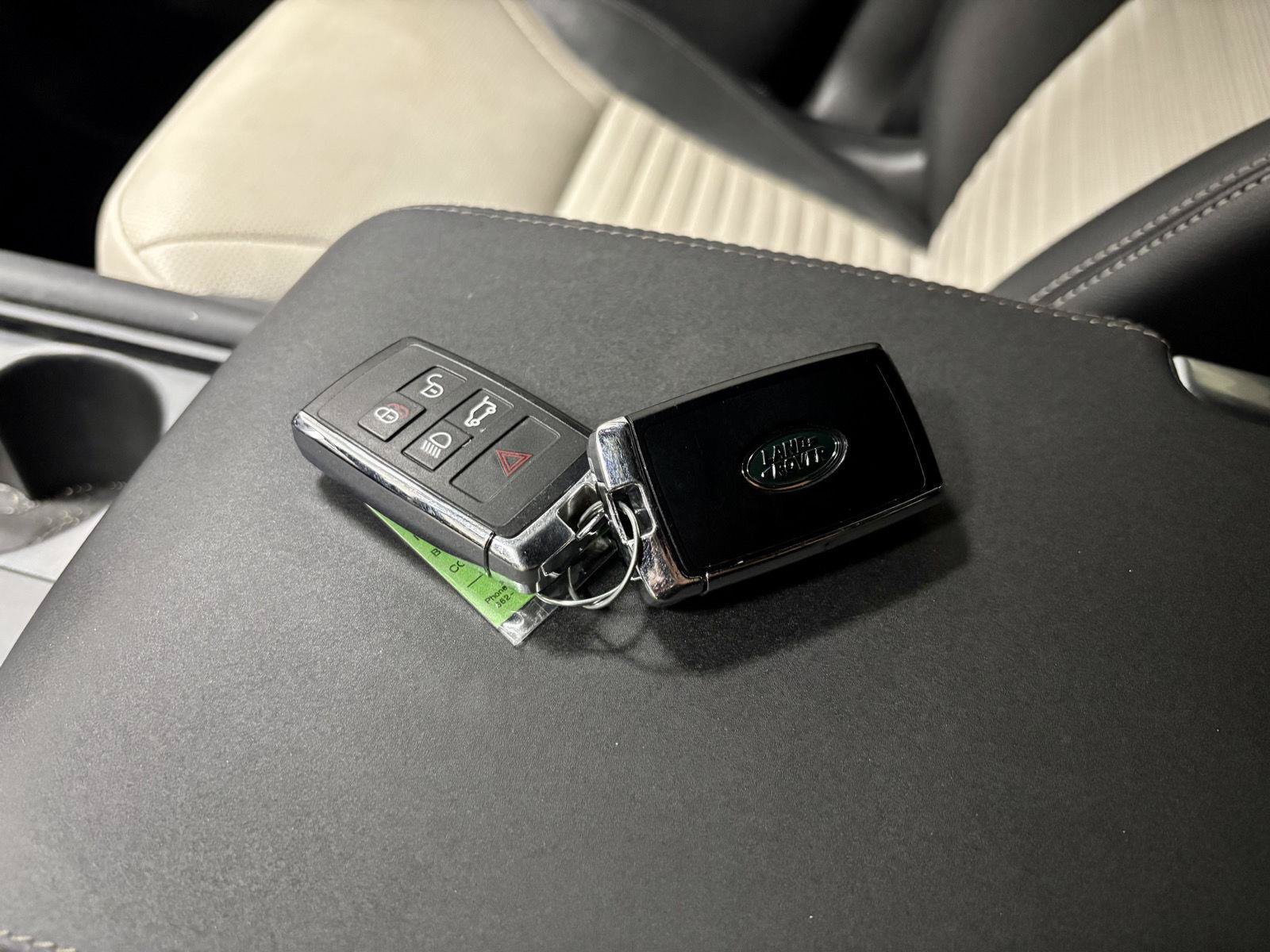 Used 2023 Land Rover Discovery S R-Dynamic AWD/4WD image 39