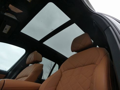 Used 2026 BMW X5 M60i image 22