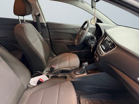 Used 2021 Hyundai Accent SE image 18