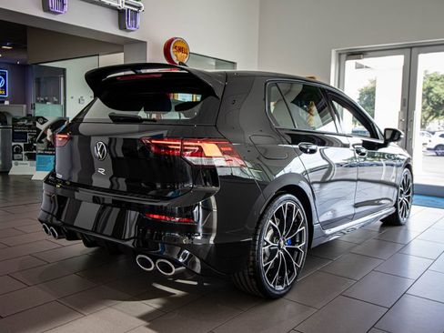 New 2026 Volkswagen Golf image 2