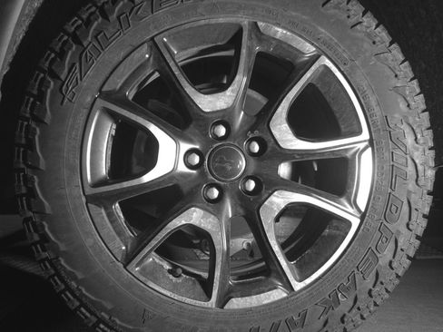 Used 2025 Jeep Compass Trailhawk image 13