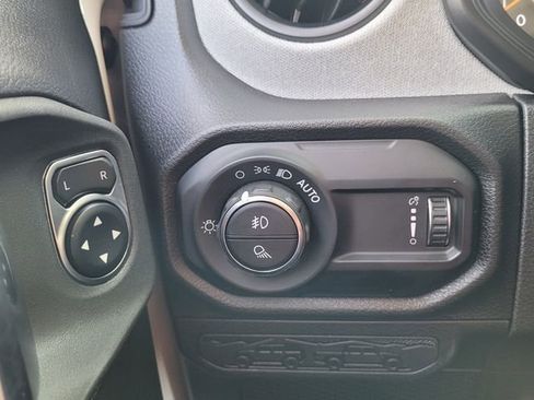 Used 2026 Jeep Gladiator Sport image 22