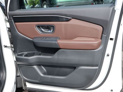 Certified 2025 Honda Pilot Elite image 11