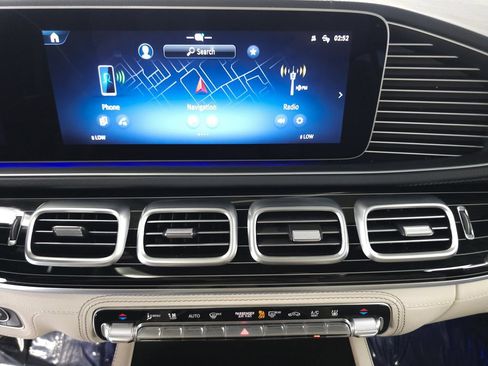 Used 2025 Mercedes-Benz GLE 450e 4MATIC w/ AMG Line Exterior image 16