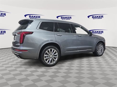 Used 2022 Cadillac XT6 Premium Luxury image 5