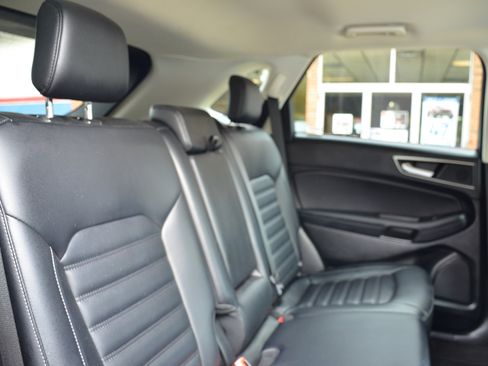 Used 2024 Ford Edge SEL image 21