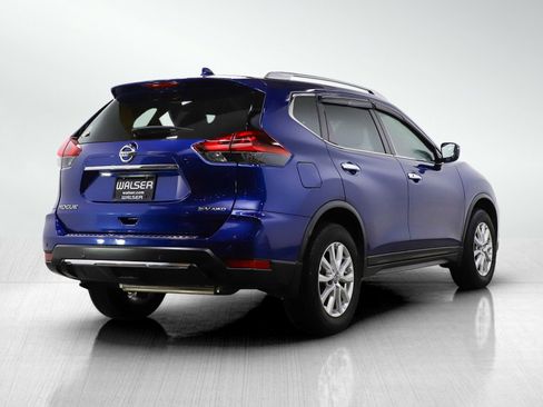 Used 2020 Nissan Rogue SV image 5