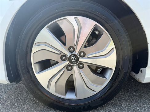 Used 2015 Hyundai Sonata Limited w/ Option Group 02 FWD image 39