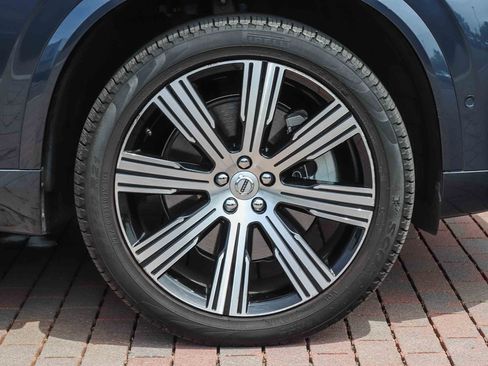 Used 2024 Volvo XC90 T8 Plus w/ Protection Package Premier AWD/4WD image 11