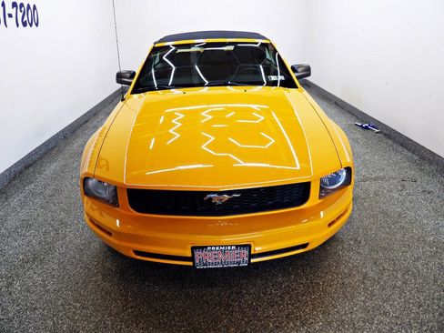 Used 2008 Ford Mustang Premium RWD image 8