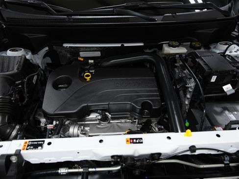 Used 2024 Chevrolet Equinox LT image 11