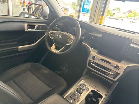 Used 2022 Ford Explorer XLT AWD/4WD image 12
