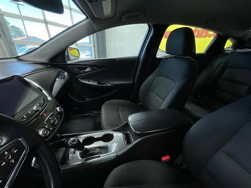 Used 2017 Chevrolet Malibu LT w/ Driver Confidence Package image 11