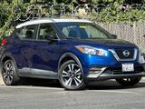 Used 2018 Nissan Kicks SV image 2