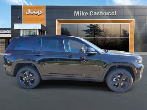 New 2025 Jeep Grand Cherokee Limited w/ Black Appearance Package image 3