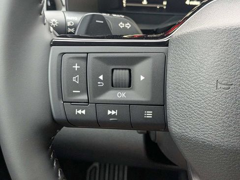 New 2026 Nissan Pathfinder Platinum image 18