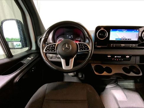 Used 2023 Mercedes-Benz Sprinter 2500 image 14