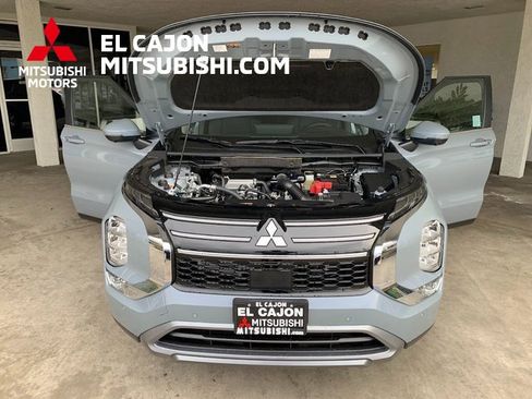 New 2026 Mitsubishi Outlander SE image 25