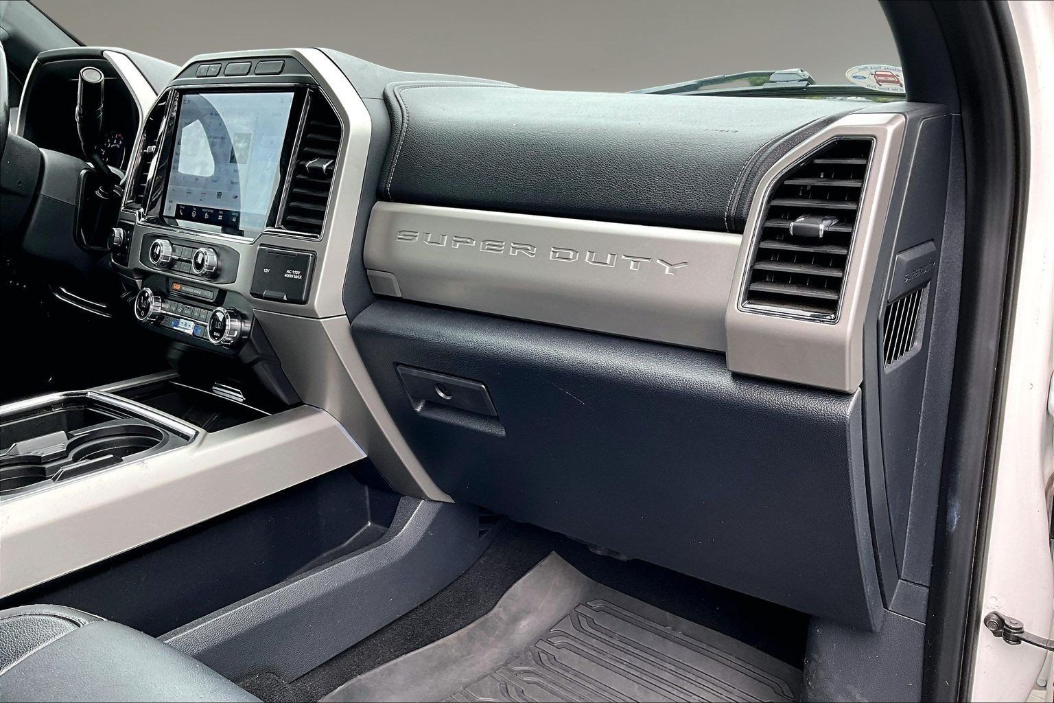 Used 2022 Ford F250 Lariat w/ Black Appearance Package AWD/4WD image 29