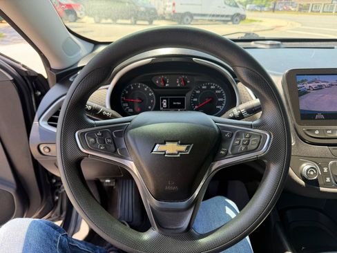Used 2019 Chevrolet Malibu LS w/ LPO, Convenience Package 2 FWD image 12