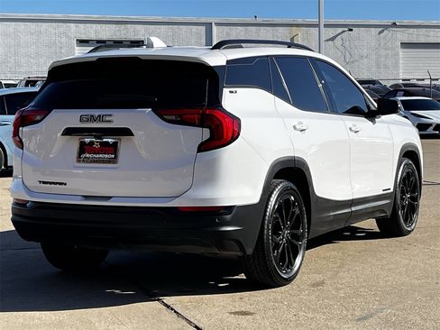 Used 2021 GMC Terrain SLT w/ Infotainment Package II image 4