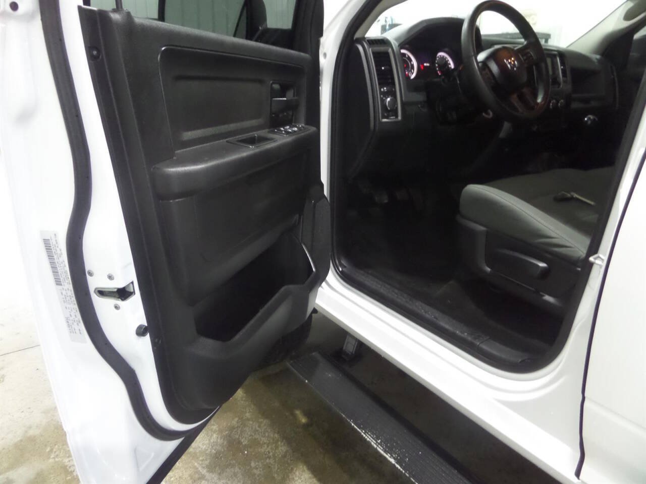 Used 2016 RAM 2500 ST AWD/4WD image 7