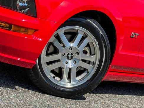 Used 2006 Ford Mustang GT RWD image 7