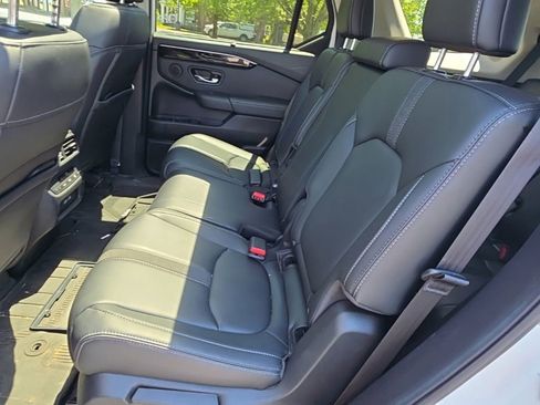 Used 2023 Honda Pilot Touring image 25