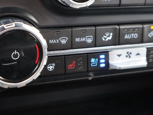 Certified 2024 Ford F150 Lariat w/ FX4 Off-Road Package AWD/4WD image 39