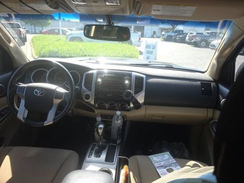 Used 2012 Toyota Tacoma 4x4 Double Cab w/ SR5 Pkg image 10