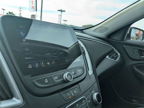 Used 2024 Chevrolet Malibu LT image 23