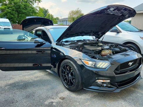 Used 2015 Ford Mustang GT RWD image 5
