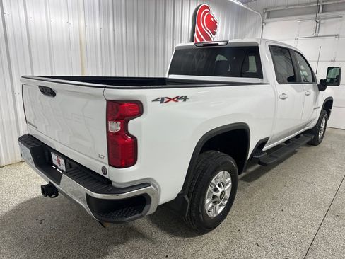 Used 2020 Chevrolet Silverado 2500 LT w/ Convenience Package image 10
