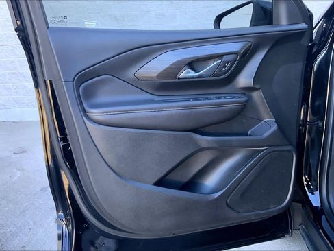 Used 2022 GMC Terrain SLE image 17