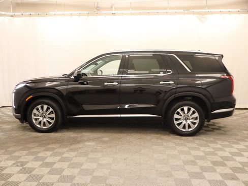 Used 2023 Hyundai Palisade SEL w/ Cargo Package FWD image 2