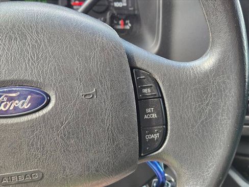Used 2014 Ford E-350 and Econoline 350 XLT RWD image 15